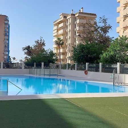 Apartament Elegante Alojamiento Con Piscina A 200 M Del Mar. Benalmádena Zewnętrze zdjęcie