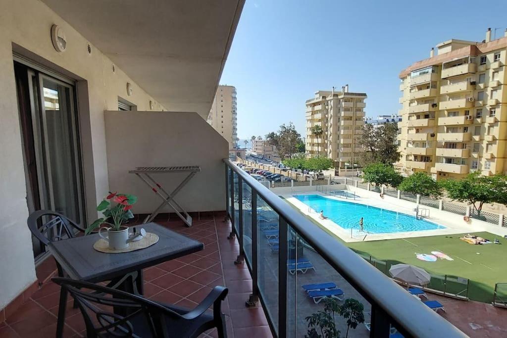 Apartament Elegante Alojamiento Con Piscina A 200 M Del Mar. Benalmádena Zewnętrze zdjęcie