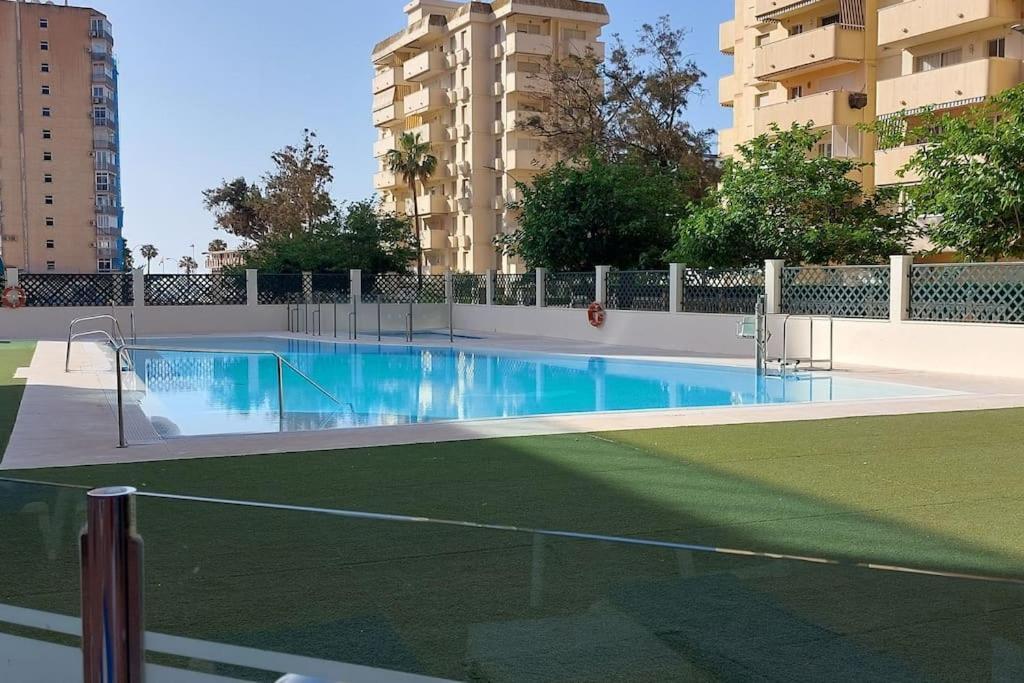 Apartament Elegante Alojamiento Con Piscina A 200 M Del Mar. Benalmádena Zewnętrze zdjęcie